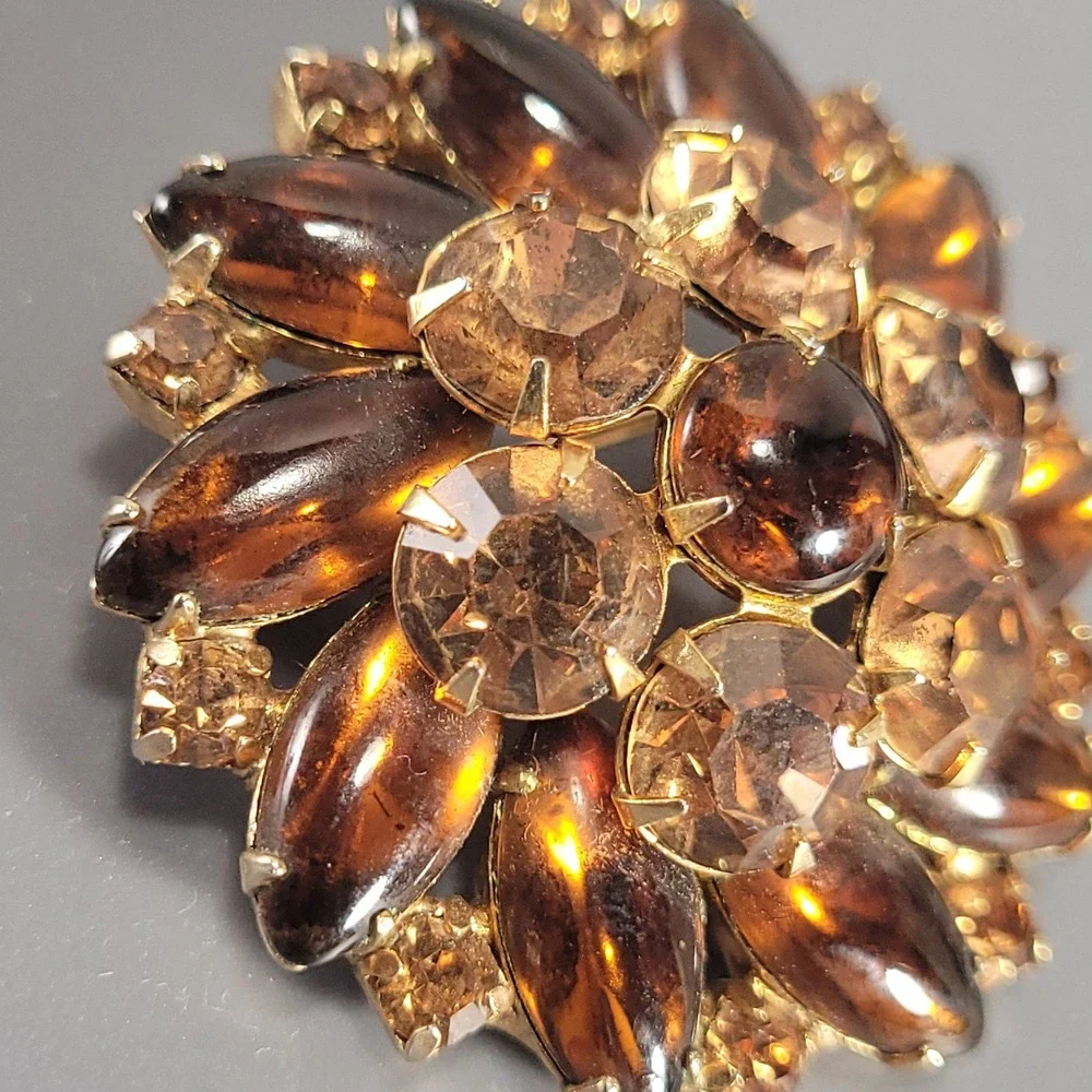 Vintage WEISS  Brooch Root Beer Brown Champagne Rhinestone Cabochon Cluster